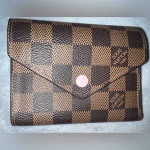 Like new - Louis Vuitton Victorine Wallet